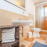 Cd-1933 Apartman *