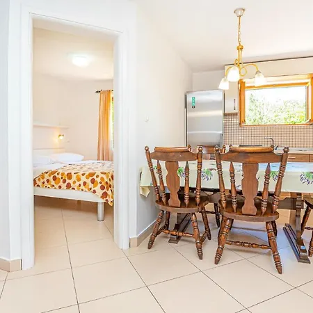 Apartament 2 Bedroom Lovely In