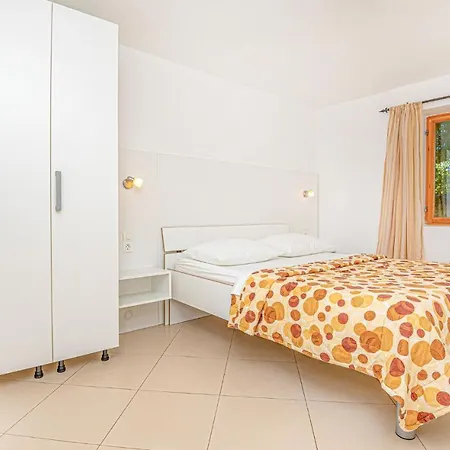 Apartament 2 Bedroom Lovely In