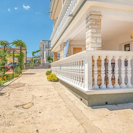 2 Bedroom Lovely In Vodice